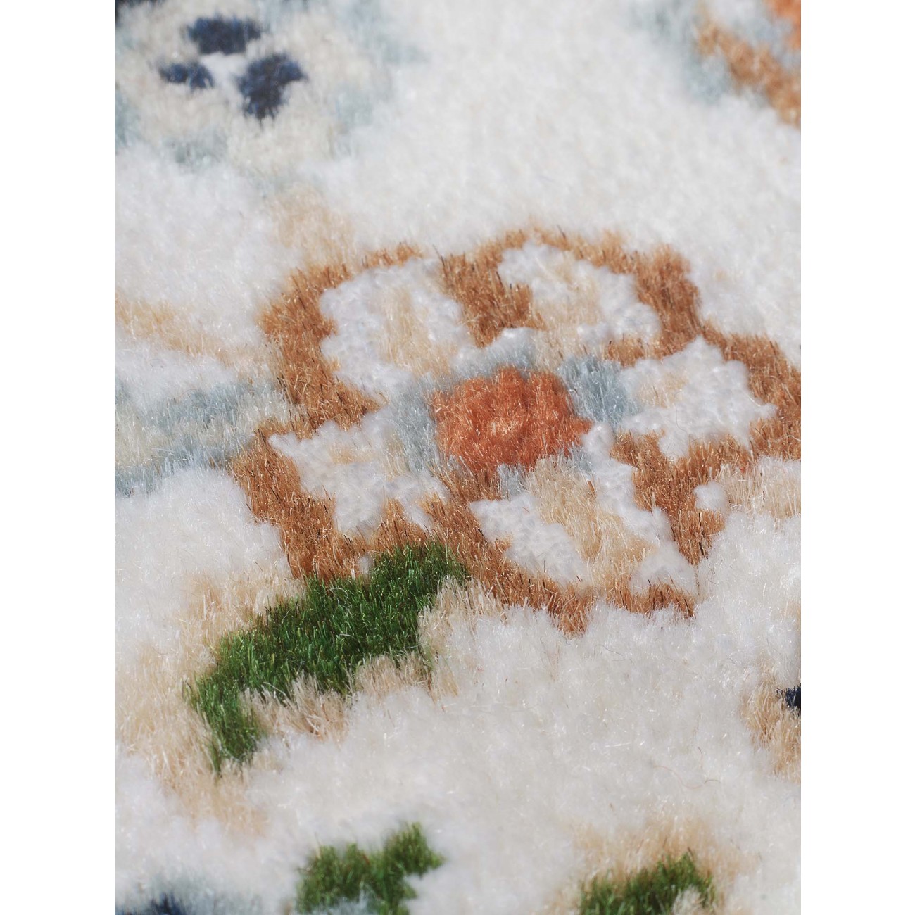 Tapete Persa Nain Cru e Bege